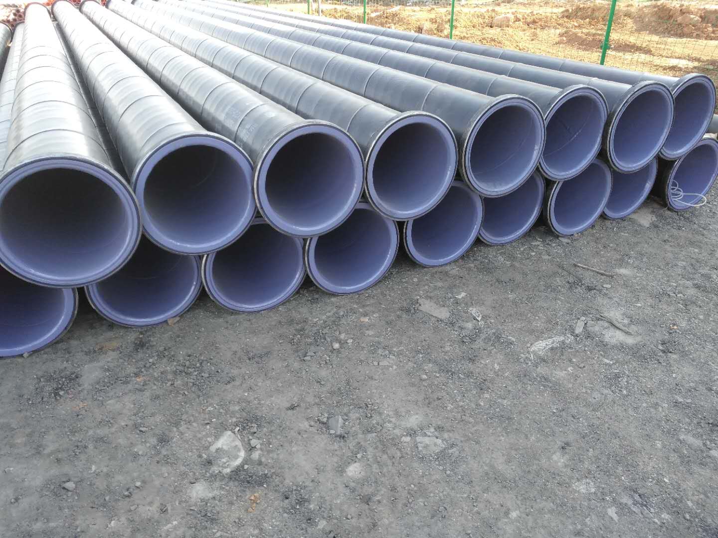 承插式內(nèi)外涂塑鋼管 與焊接鋼管相比的卓越優(yōu)勢(shì)